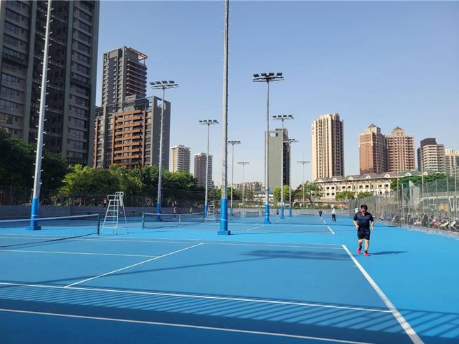 米兰客战拉齐奥：莱奥领衔，亚沙里、里奇、拉比奥出战